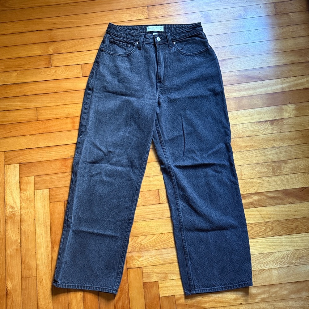 Abercrombie The Loose High Rise Jeans in Black